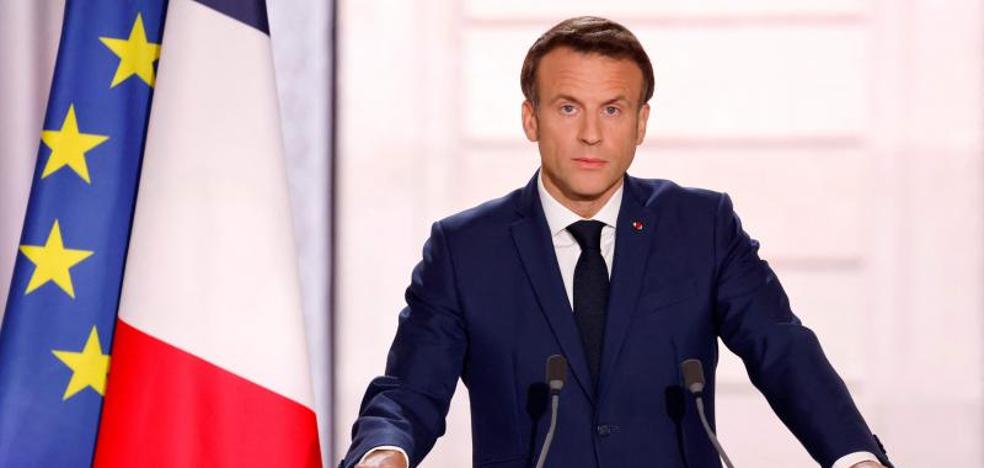 Macron si presenta come "un nuovo presidente" per "un popolo nuovo"