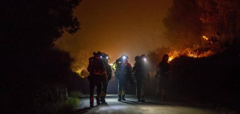 I sette incendi attivi in ​​Galizia distruggono 3.000 ettari