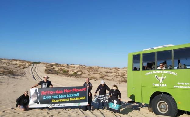Un gruppo di attivisti del Mar Menor visita il Parco Nazionale di Doñana.  /ECOLOGI IN AZIONE