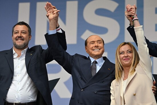 Da sinistra a destra, il leader della Lega, Matteo Salvini, il leader di Forza Italia, Silvio Berlusconi, e il leader dei Fratelli d'Italia, Giorgia Meloni./AFP