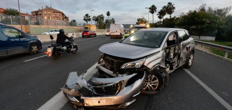Un morto e due feriti dopo lo scontro tra tre auto sulla tangenziale di Murcia