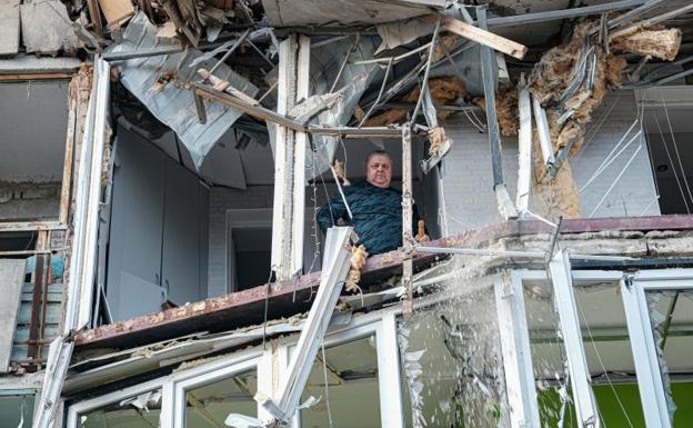 I bombardamenti russi gettano un’ombra sul primo doppio Natale dell’Ucraina
